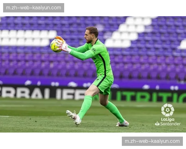 奥布拉克多次关键扑救 马竞门将位置成战术最后保障 奥布拉克多次关键扑救 马竞门将位置成战术最后保障